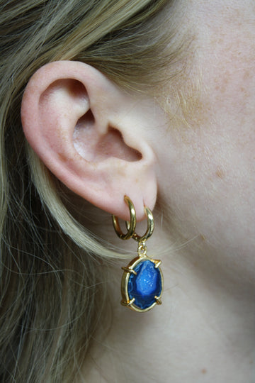 Deep blue pair